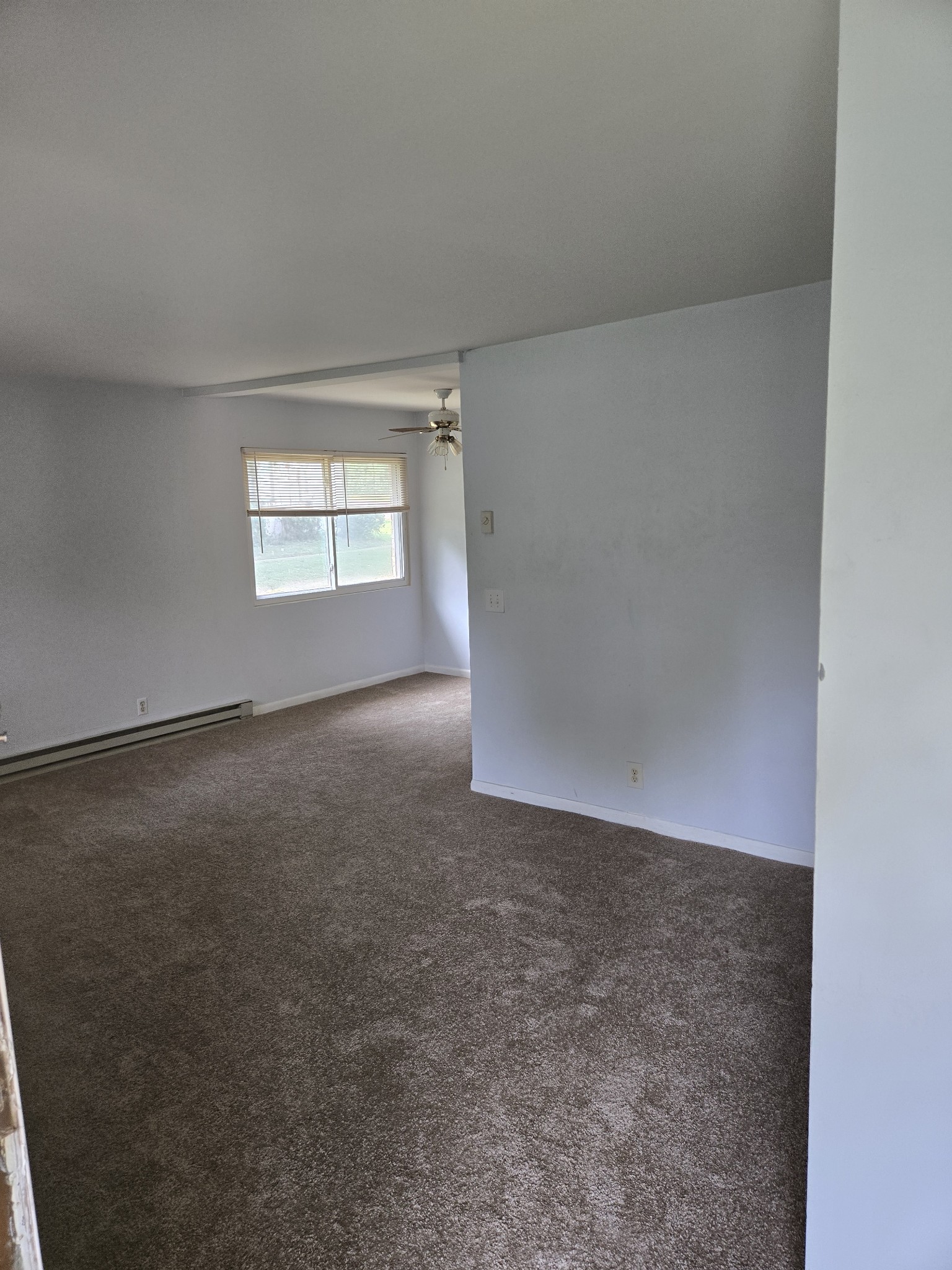 550 Harding Place, Unit E120 Nashville, TN 37211 - Photo 4 of 8 an empty room with windows