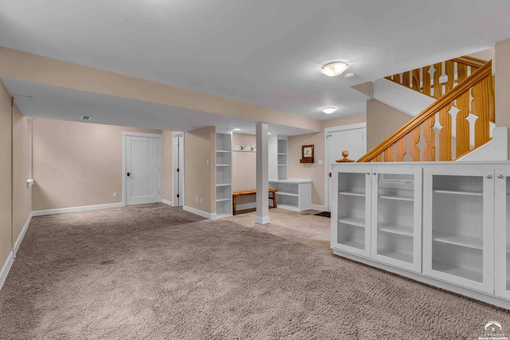 2812 Stratford Road Lawrence, KS 66049 - Photo 48 of 59 Gallery Image 48