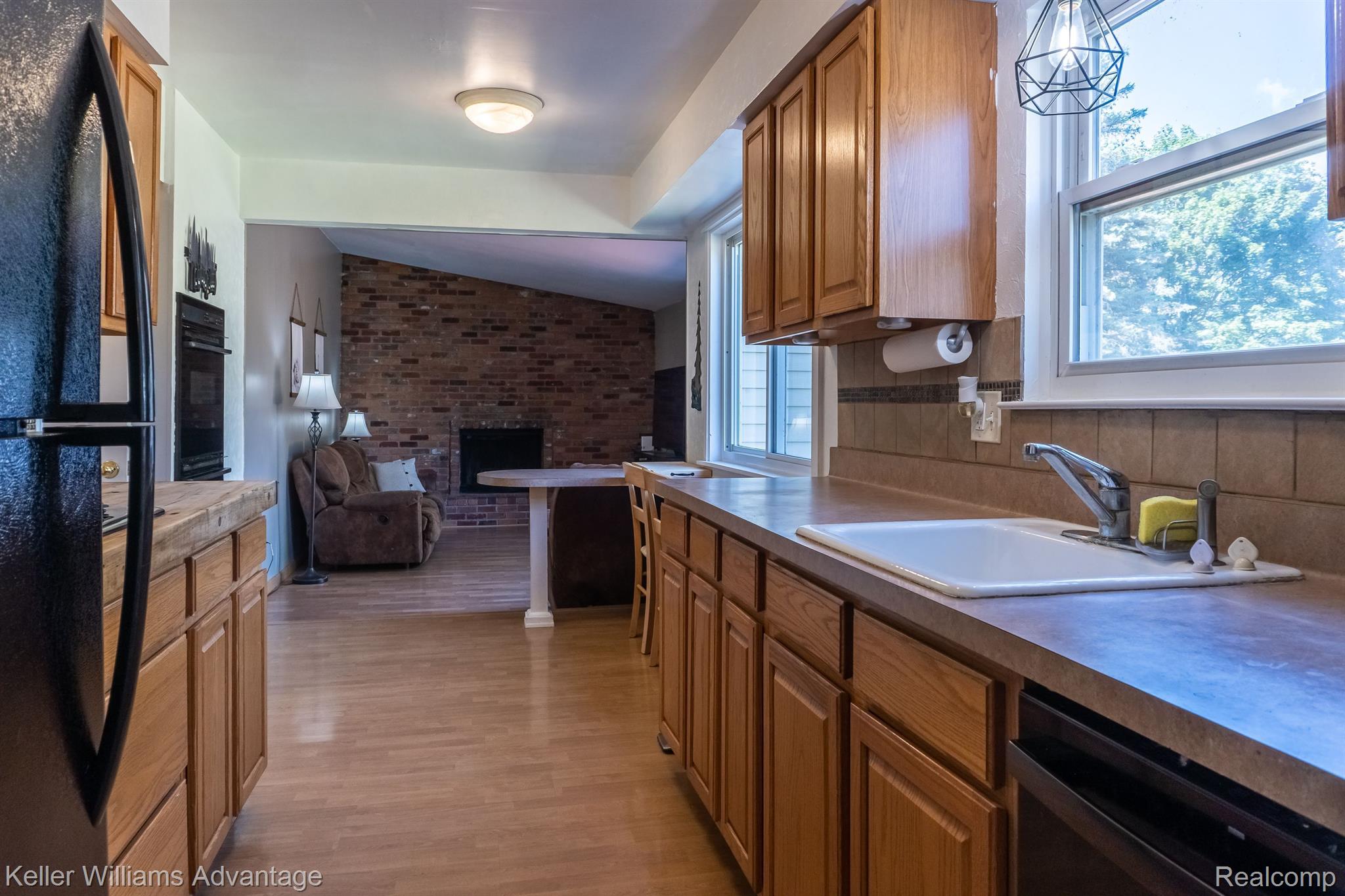 796 Oak Ridge Court Brighton, MI 48116 - Photo 11 of 39 Gallery Image 11