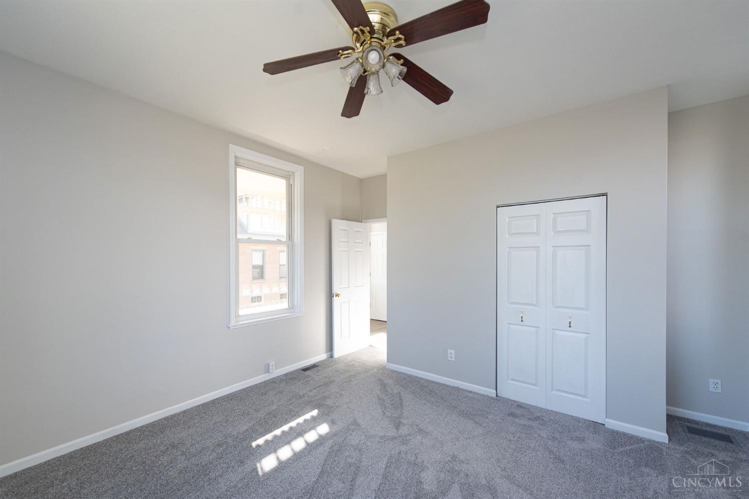 1743 Compton Road Cincinnati, OH 45231 - Photo 6 of 37 Unit 1