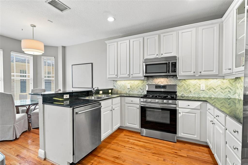 3315 West De Leon Street, Unit 18 Tampa, FL 33609 - Photo 14 of 49 Gallery Image 14