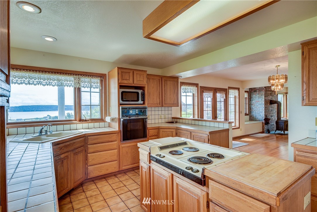 876 North Holbrook Road Coupeville, WA 98239 - Photo 5 of 24 Gallery Image 5
