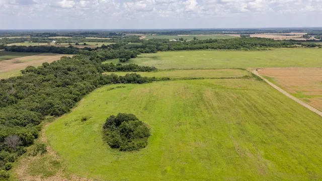 $418,700 | 1 90th Lane, Liberal, MO 64762