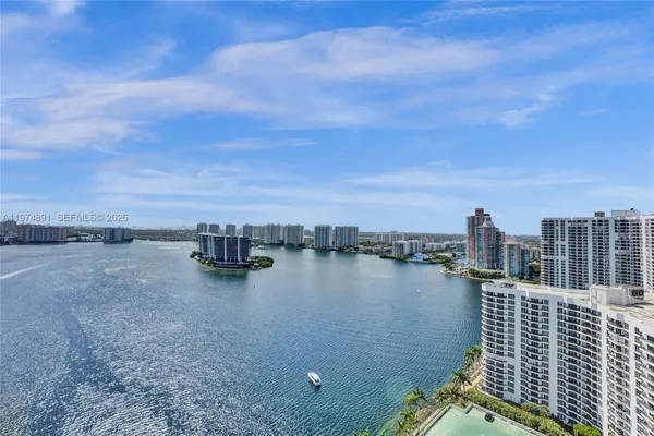 $4,000 | 19101 Northeast 36th Court, Unit 3002, Aventura, FL 33180