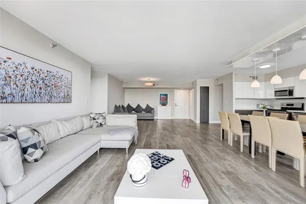 $4,000 | 19101 Northeast 36th Court, Unit 3002, Aventura, FL 33180