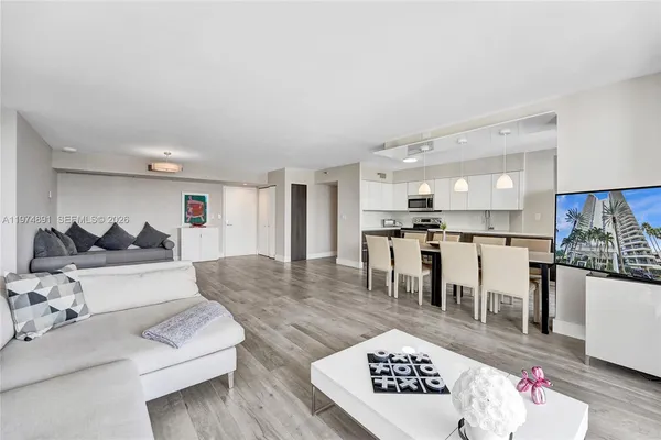 $4,000 | 19101 Northeast 36th Court, Unit 3002, Aventura, FL 33180