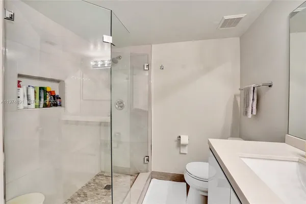 $4,000 | 19101 Northeast 36th Court, Unit 3002, Aventura, FL 33180