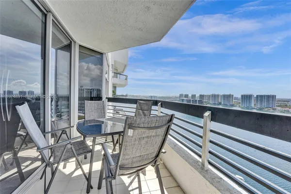 $4,000 | 19101 Northeast 36th Court, Unit 3002, Aventura, FL 33180