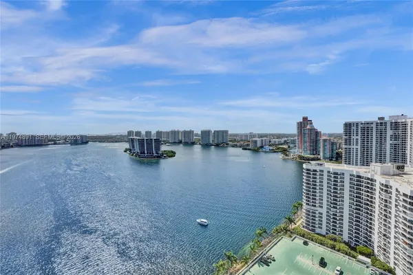 $4,000 | 19101 Northeast 36th Court, Unit 3002, Aventura, FL 33180