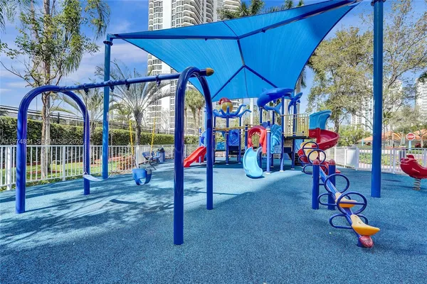 $4,000 | 19101 Northeast 36th Court, Unit 3002, Aventura, FL 33180