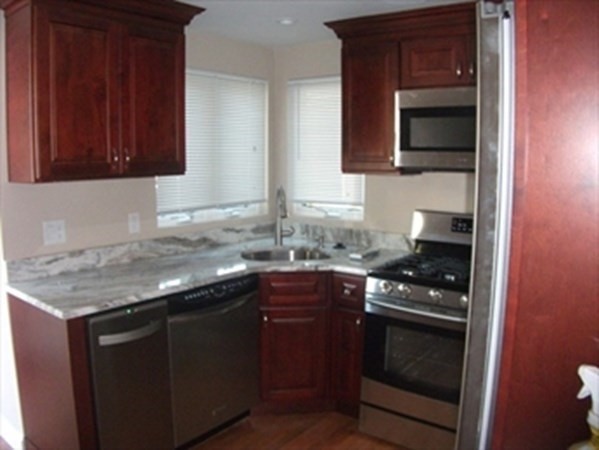31 Riverbank Road Quincy, MA 02169 - Photo 4 of 14