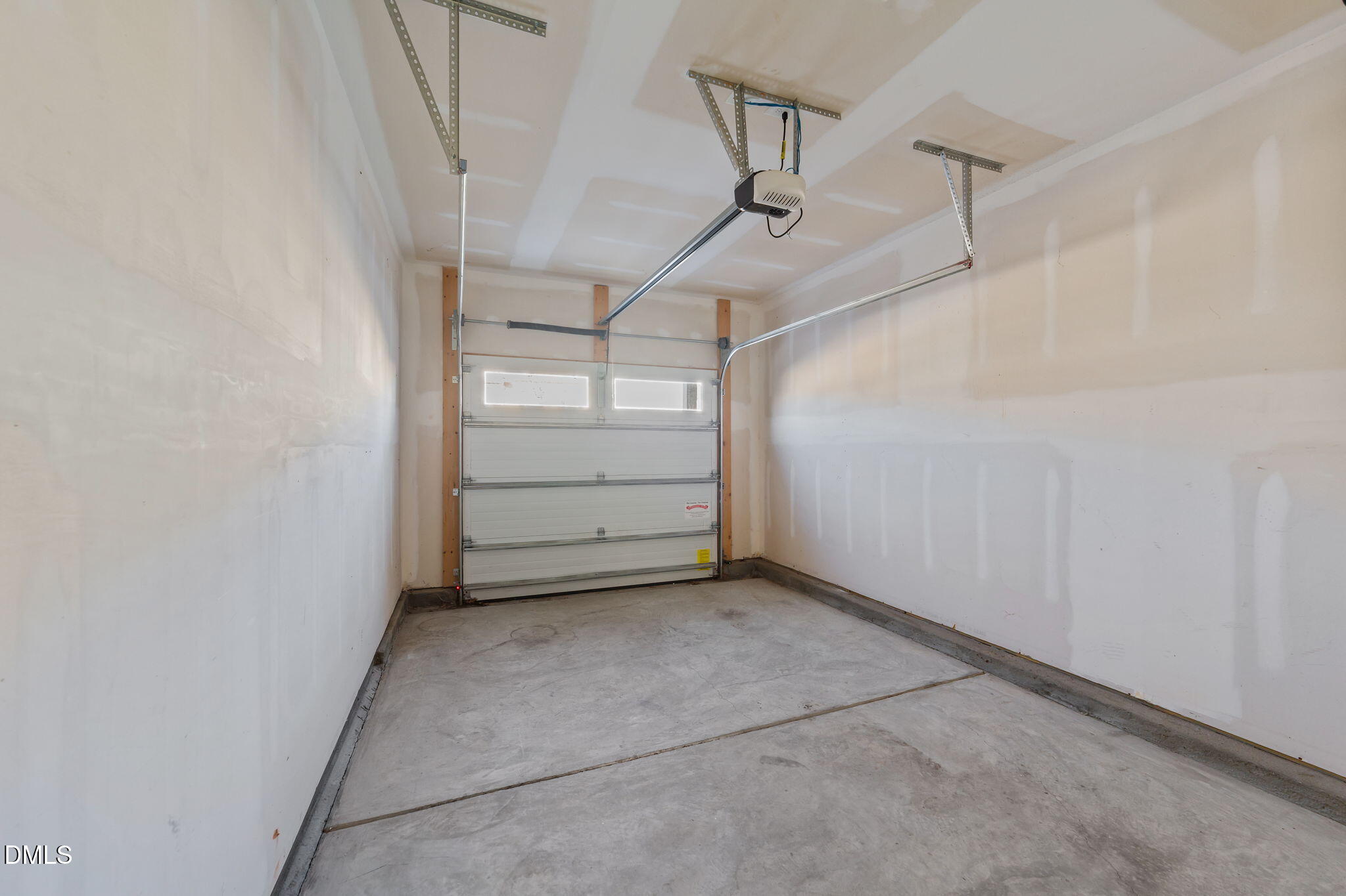 115 Writing Rock Place Apex, NC 27539 - Photo 3 of 35 36-web-or-mls-VB4A5883