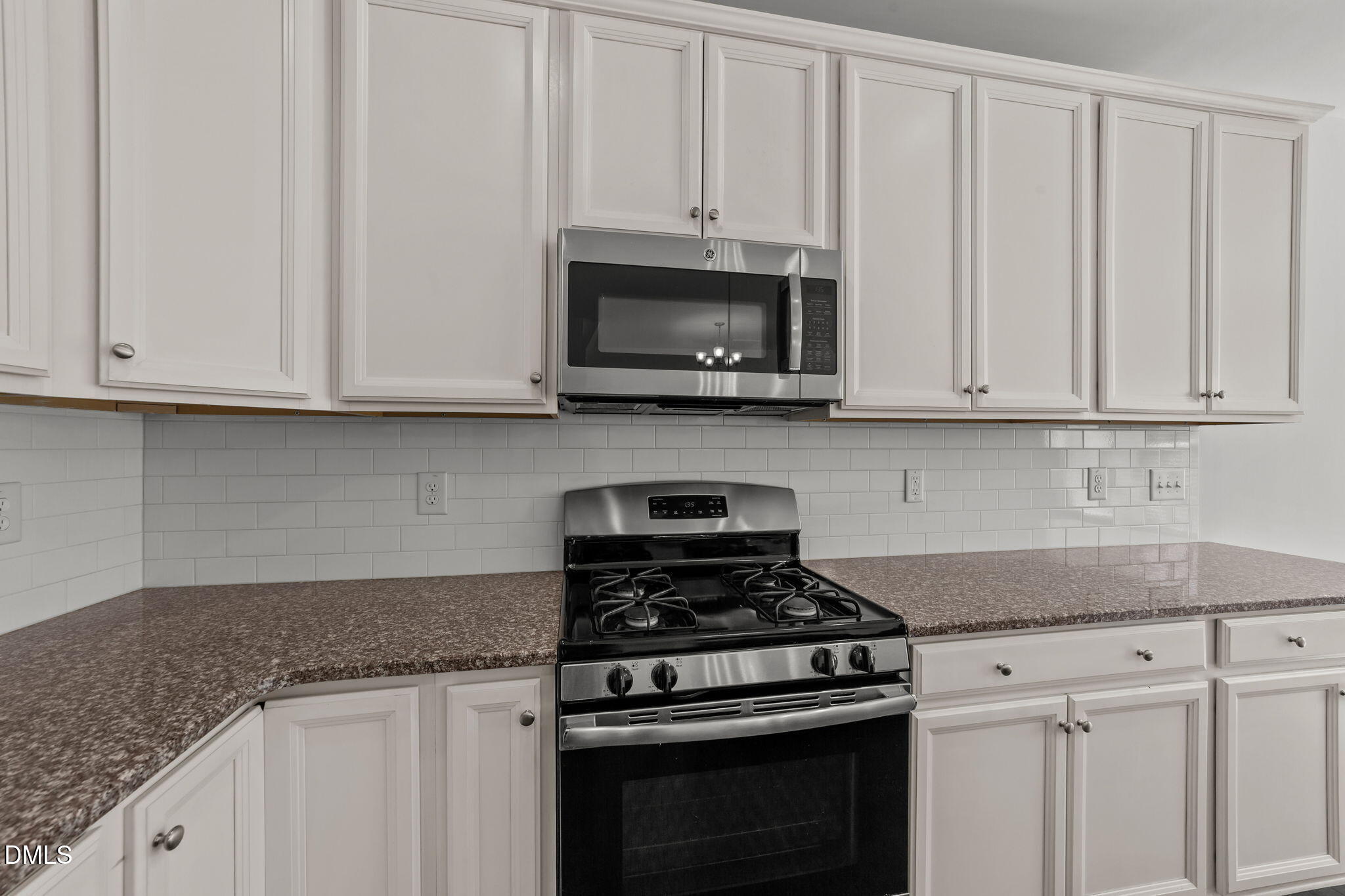 115 Writing Rock Place Apex, NC 27539 - Photo 9 of 35 30-web-or-mls-VB4A5853