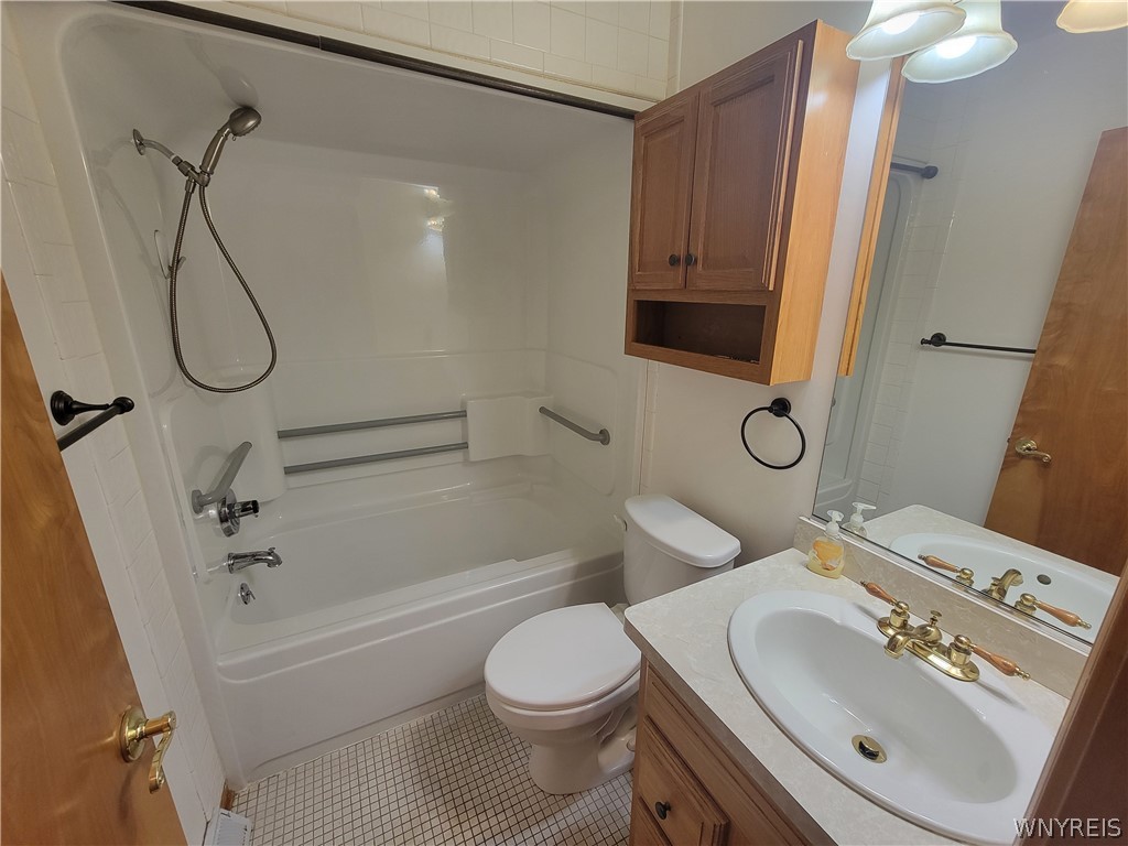 6945 Walmore Road Niagara Falls, NY 14304 - Photo 19 of 33