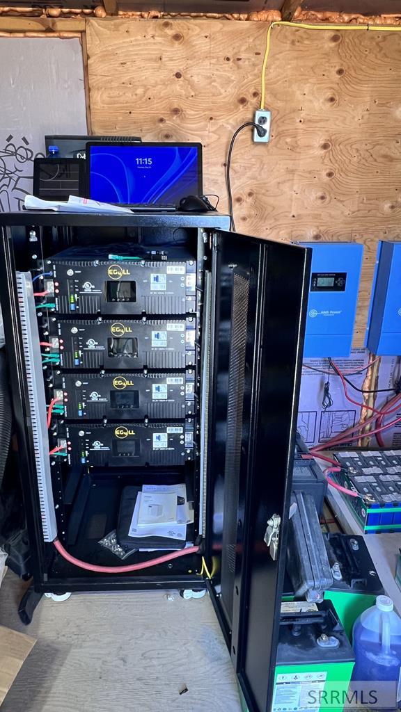 22 Sutton Lane Leadore, ID 83464 - Photo 25 of 40 Solar inverter, batteries