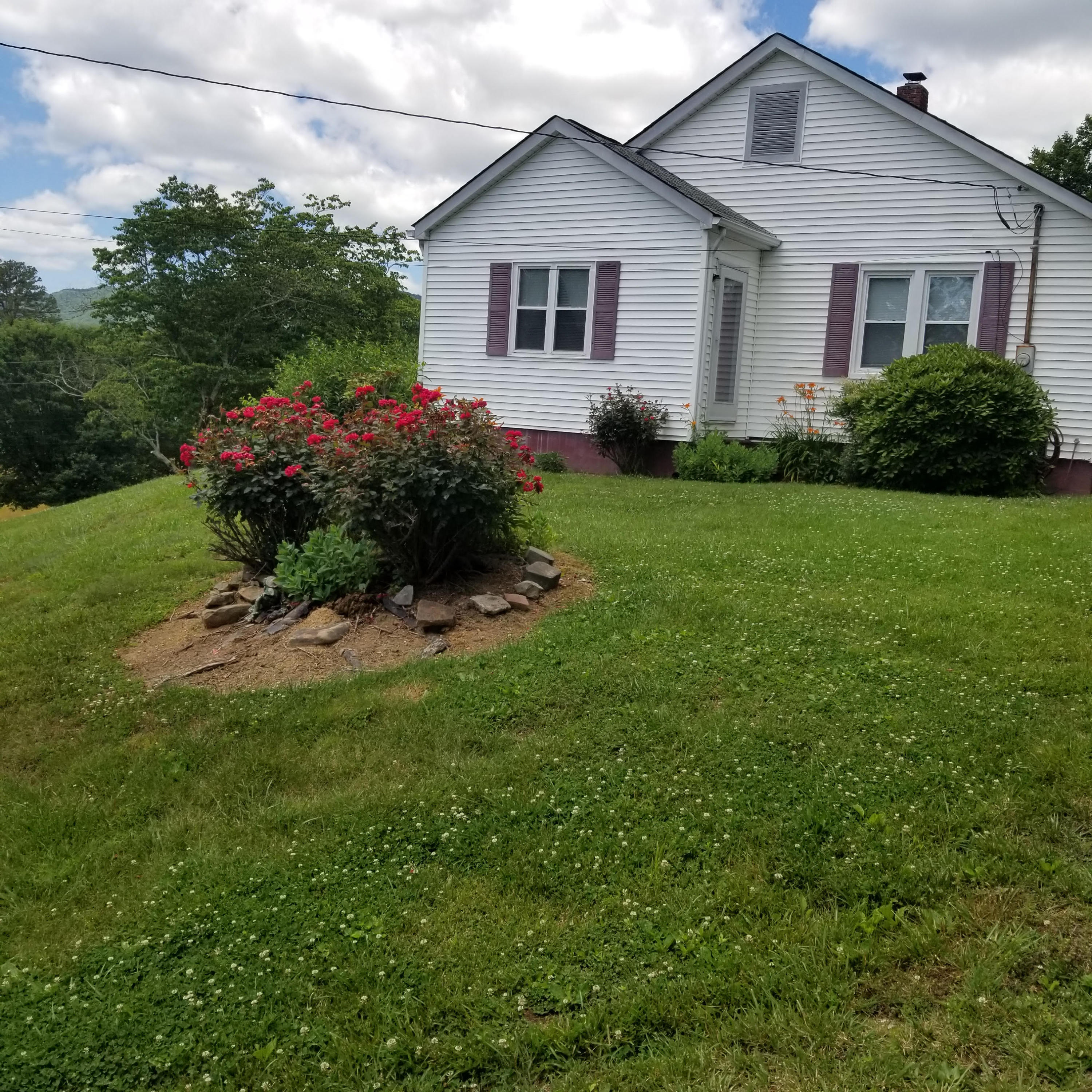 131 Eldon Justice Road Oliver Springs, TN 37840 - Photo 4 of 14 12