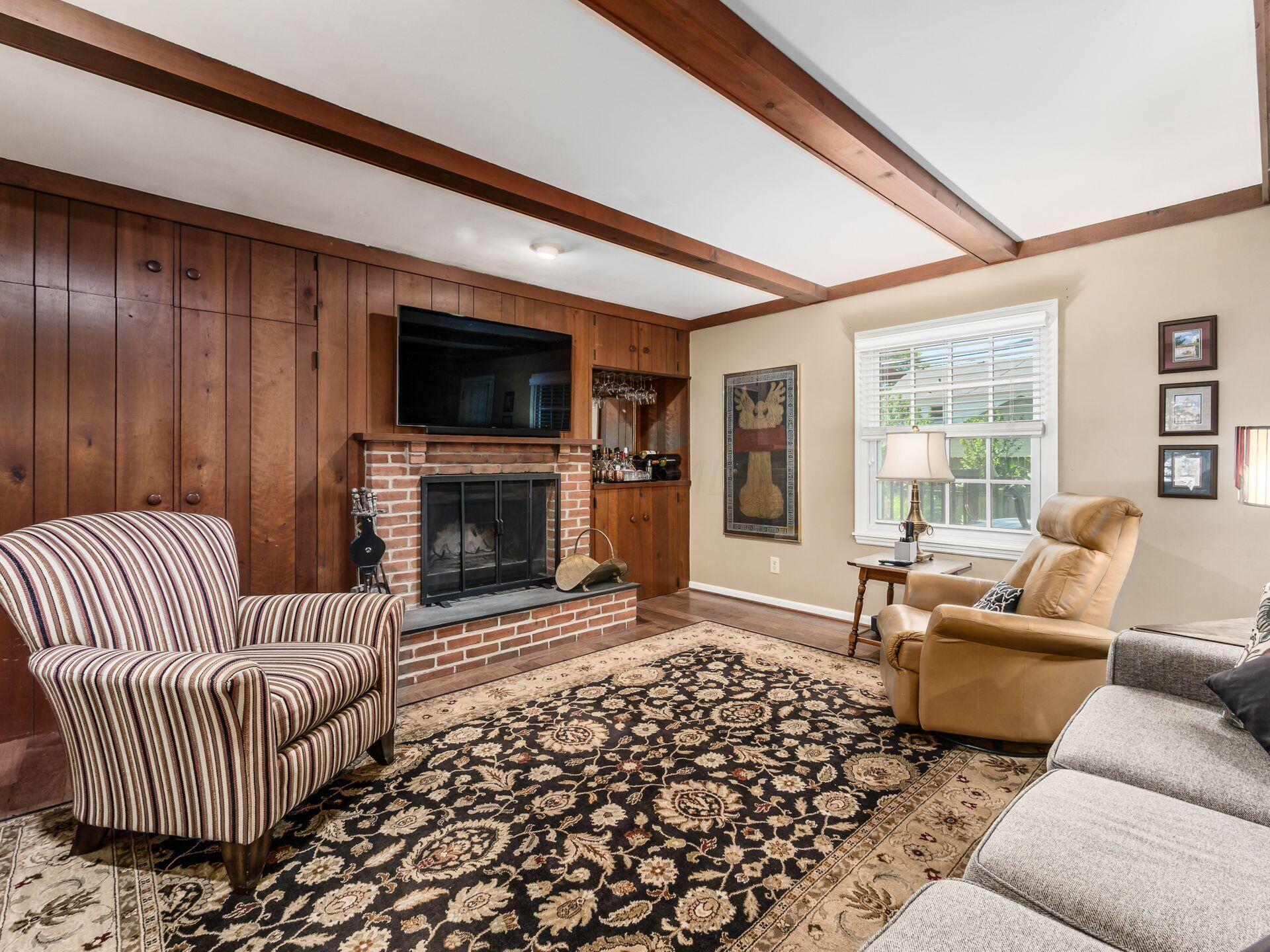 2681 Brandon Road Columbus, OH 43221 - Photo 11 of 38 Family Room