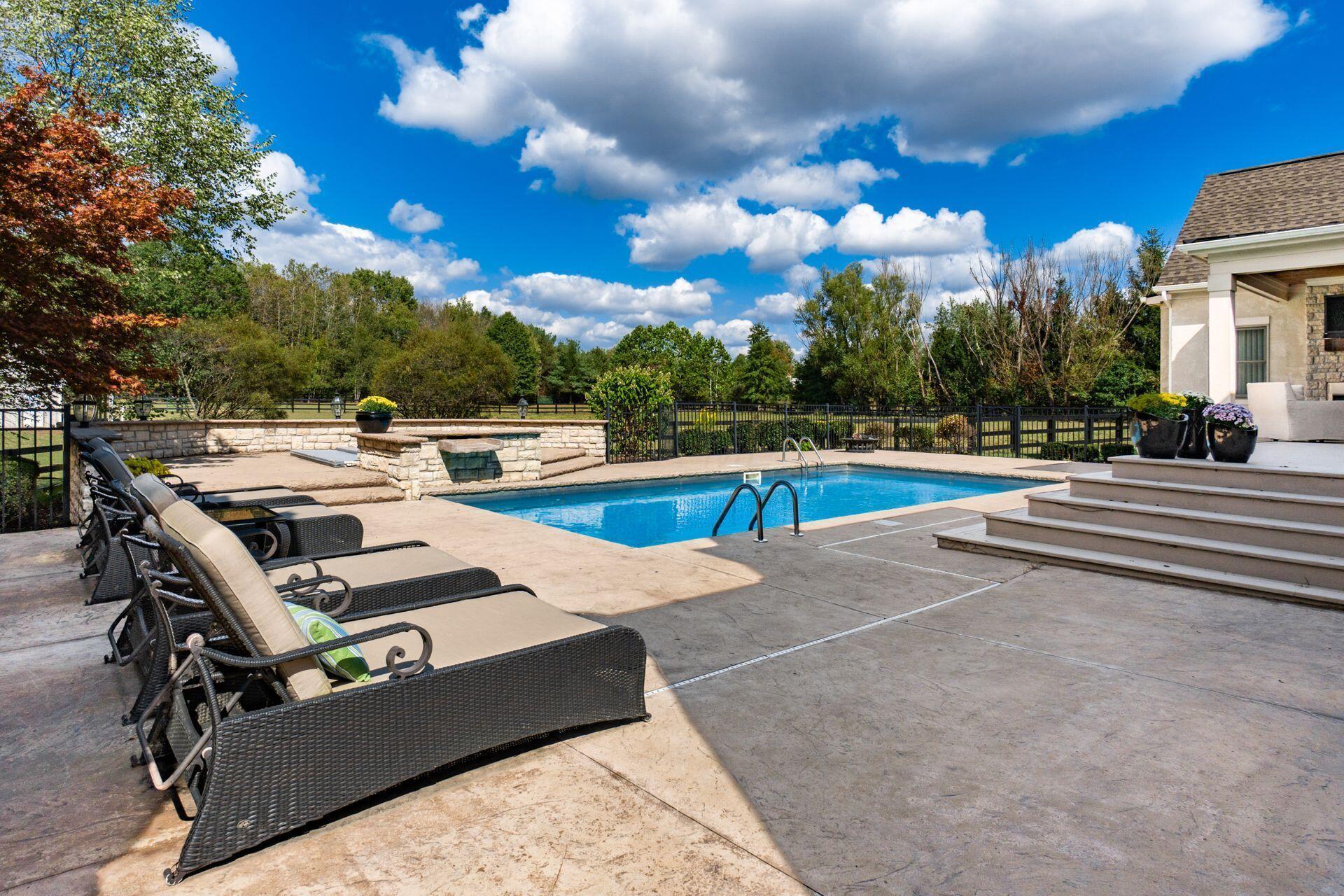 6861 Heverlo Road Sunbury, OH 43074 - Photo 65 of 104 Pool & Patio