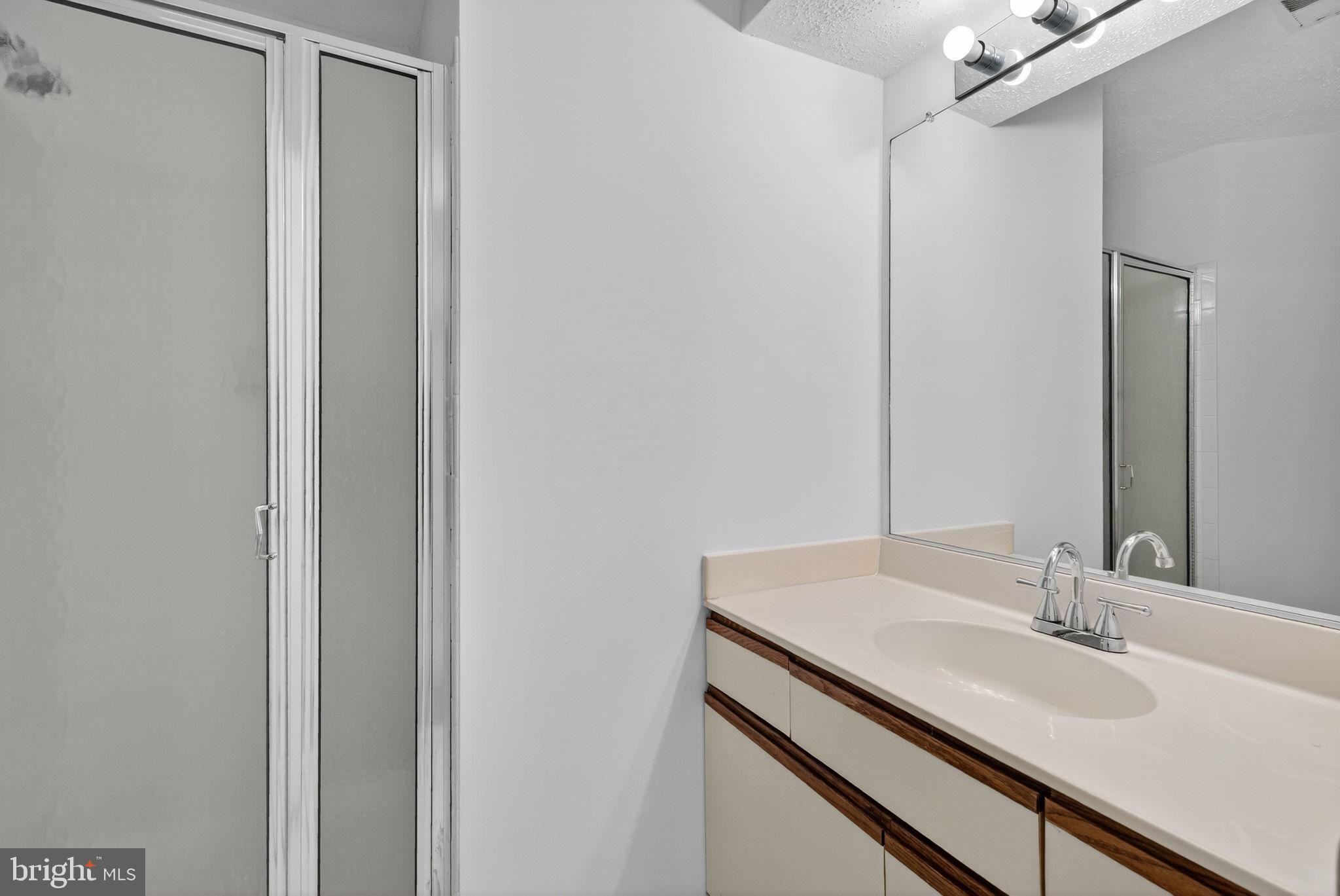 6017 Curtier Drive, Unit F Alexandria, VA 22310 - Photo 14 of 25