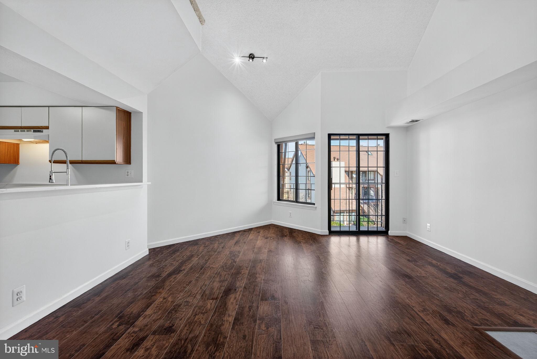 6017 Curtier Drive, Unit F Alexandria, VA 22310 - Photo 4 of 25