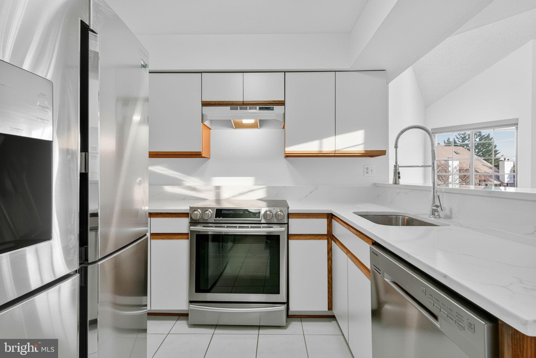 6017 Curtier Drive, Unit F Alexandria, VA 22310 - Photo 8 of 25