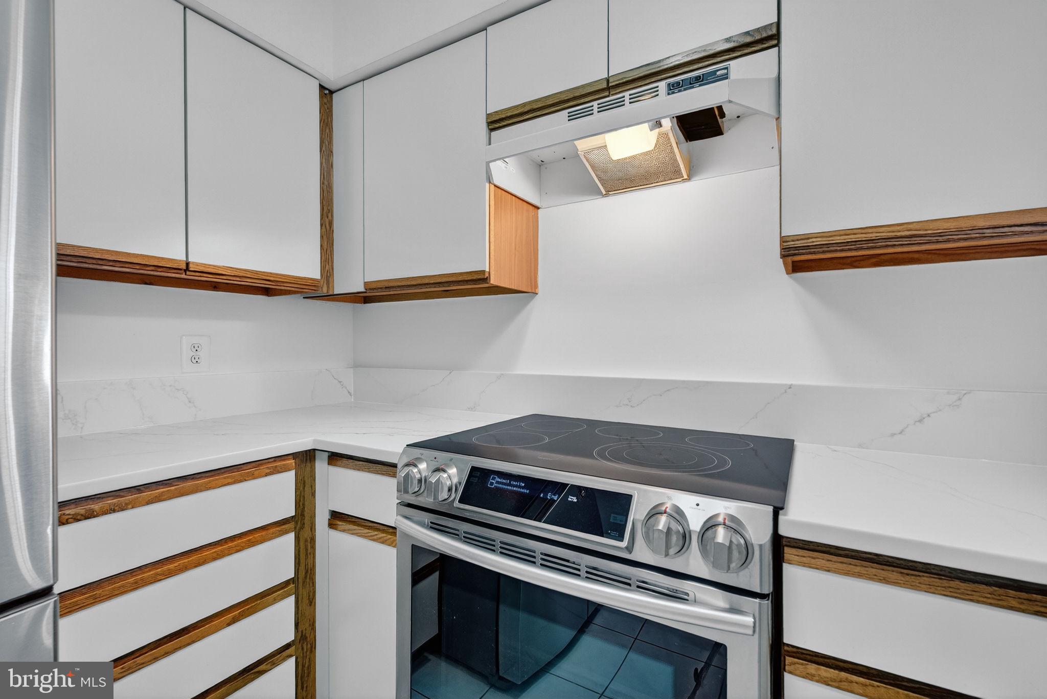 6017 Curtier Drive, Unit F Alexandria, VA 22310 - Photo 9 of 25