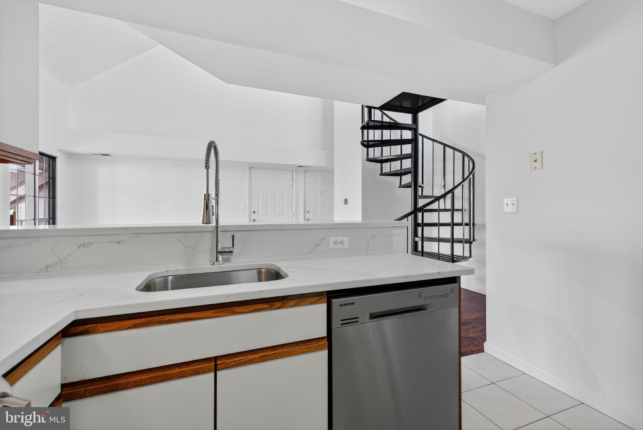 6017 Curtier Drive, Unit F Alexandria, VA 22310 - Photo 10 of 25