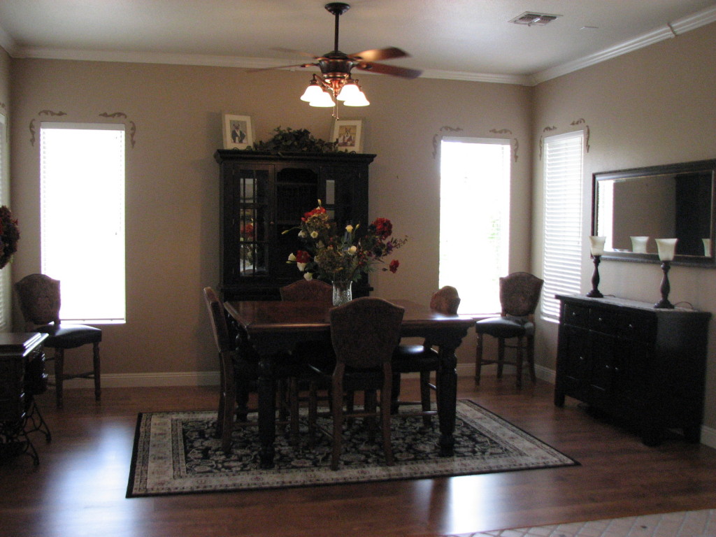 186 East Smoke Tree Road Gilbert, AZ 85296 - Photo 7 of 16 FAMILY ROOM