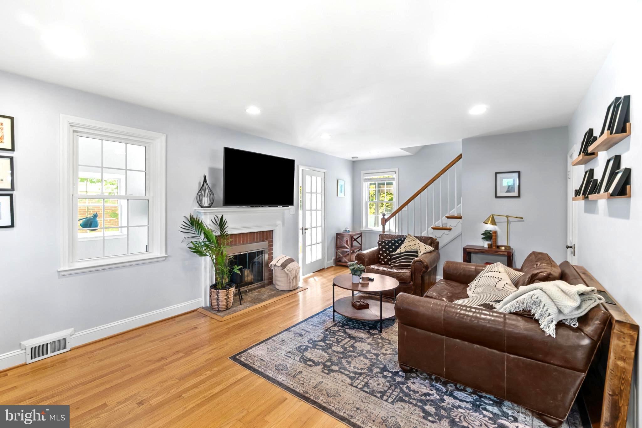 6218 Haddon Avenue Baltimore, MD 21212 - Photo 5 of 24 Nice Gas Fireplace