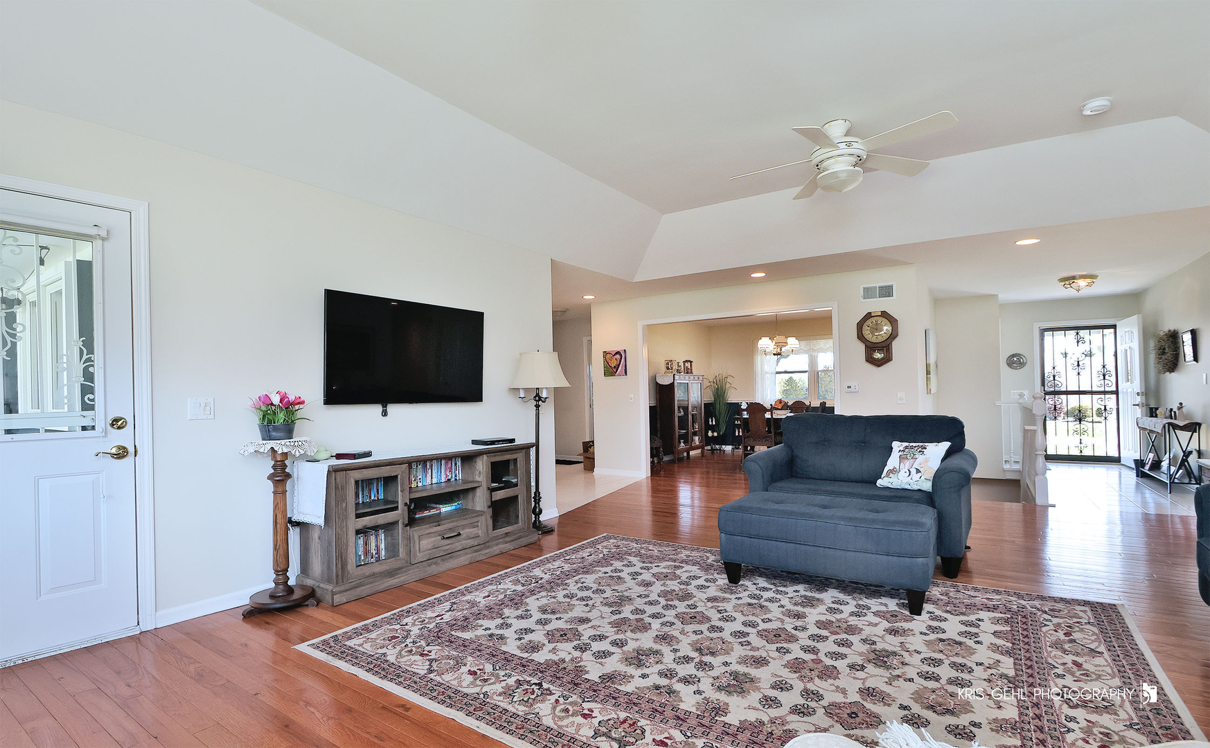 9209 Anthony Lane Spring Grove, IL 60081 - Photo 3 of 33