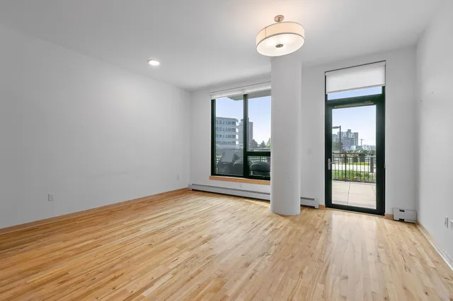 $2,950 | 1240 South 2nd Street, Unit 225, Minneapolis, MN 55415