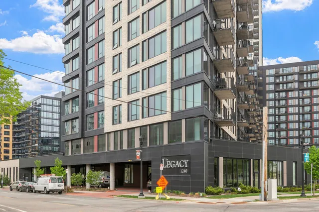 $2,950 | 1240 South 2nd Street, Unit 225, Minneapolis, MN 55415