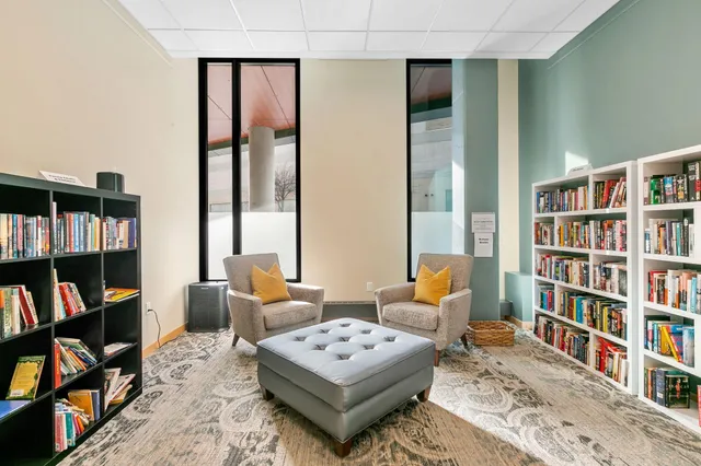 $2,950 | 1240 South 2nd Street, Unit 225, Minneapolis, MN 55415