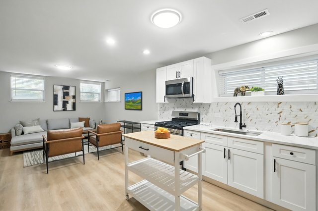 4055 South Ellis Avenue Chicago, IL 60653 - Photo 23 of 42