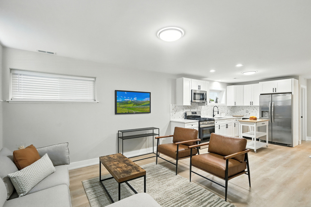 4055 South Ellis Avenue Chicago, IL 60653 - Photo 24 of 42