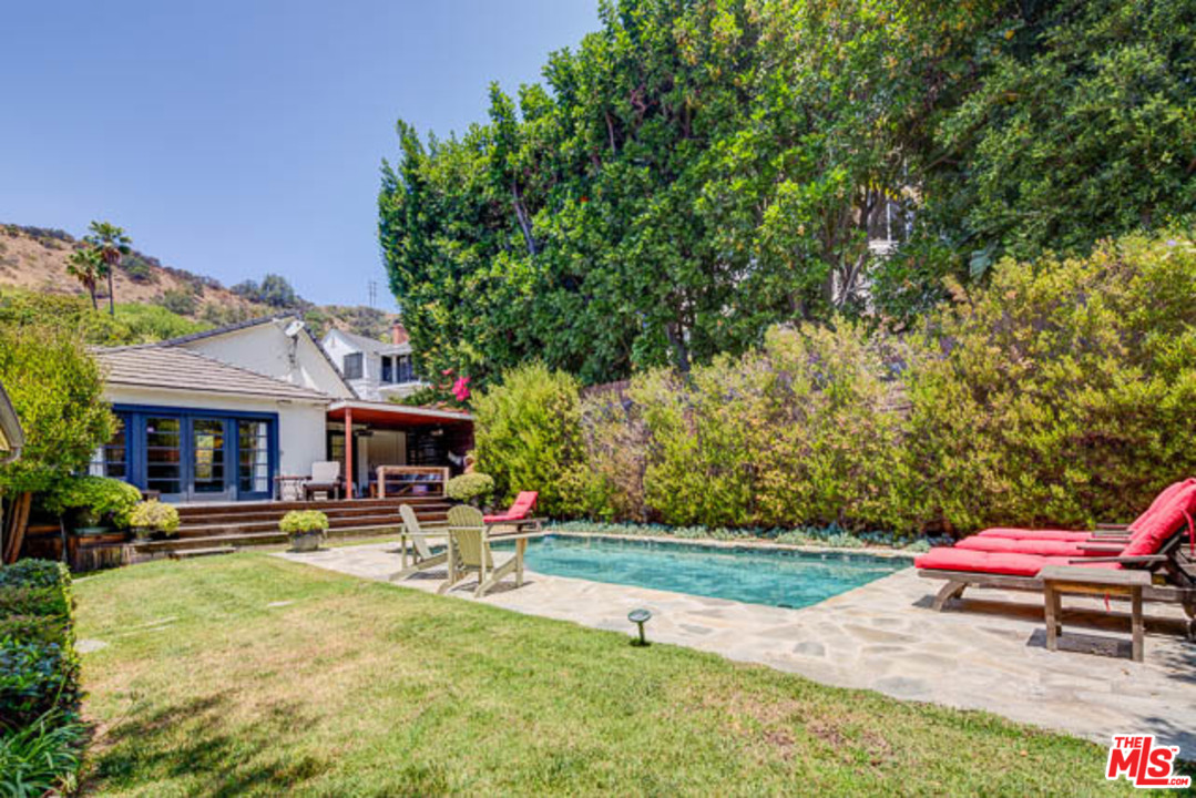 9637 Heather Road Beverly Hills, CA 90210 - Photo 11 of 13 Gallery Image 11
