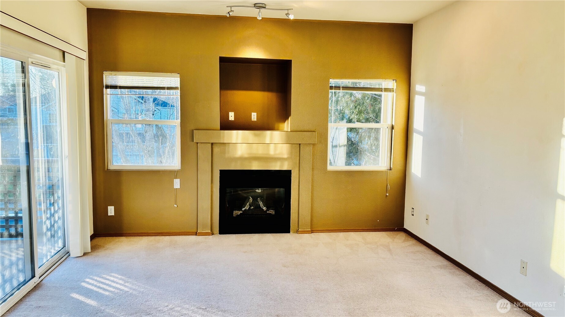 17645 134th Lane Southeast Renton, WA 98058 - Photo 4 of 16 Gallery Image 4
