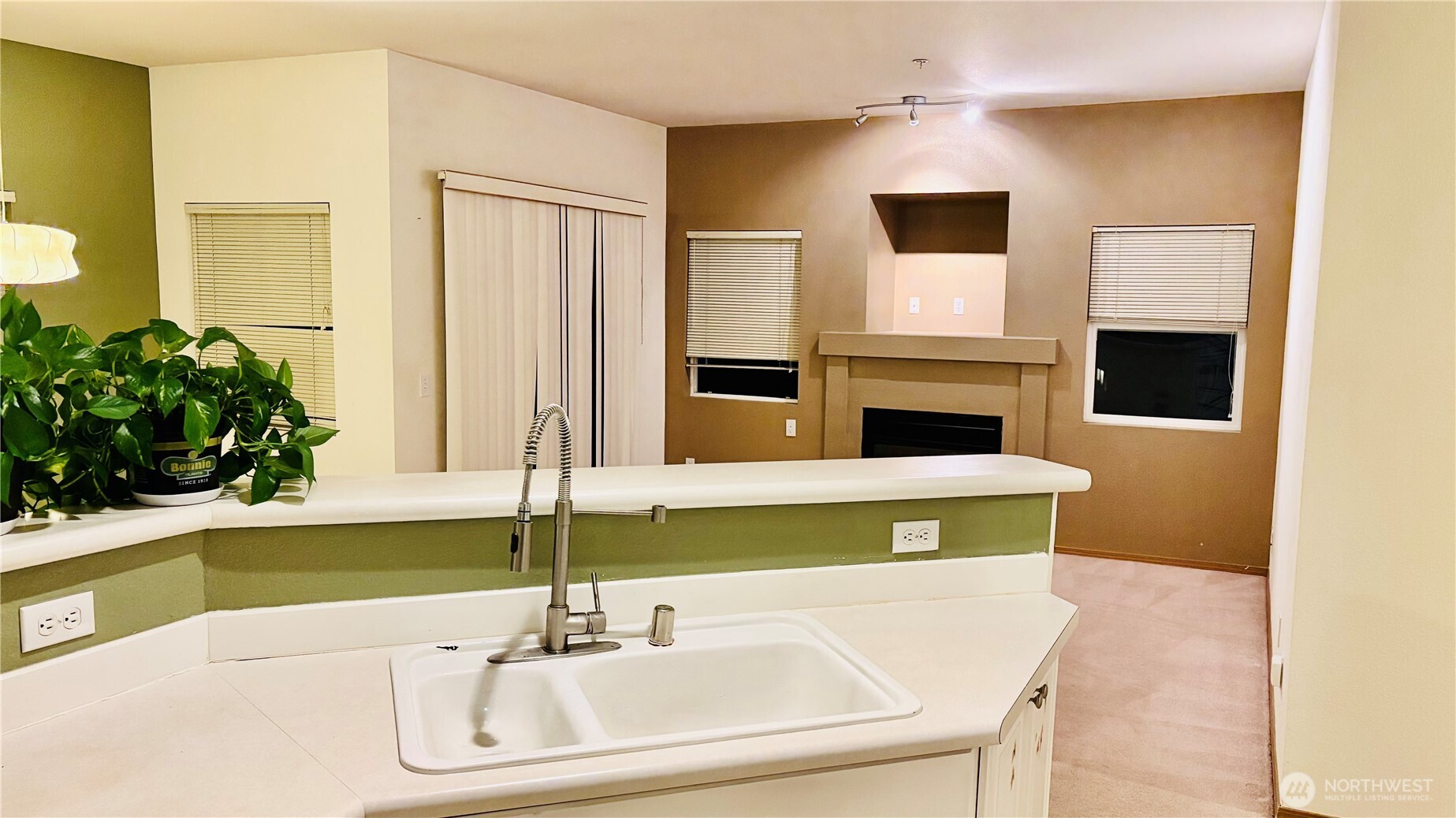 17645 134th Lane Southeast Renton, WA 98058 - Photo 5 of 16 Gallery Image 5