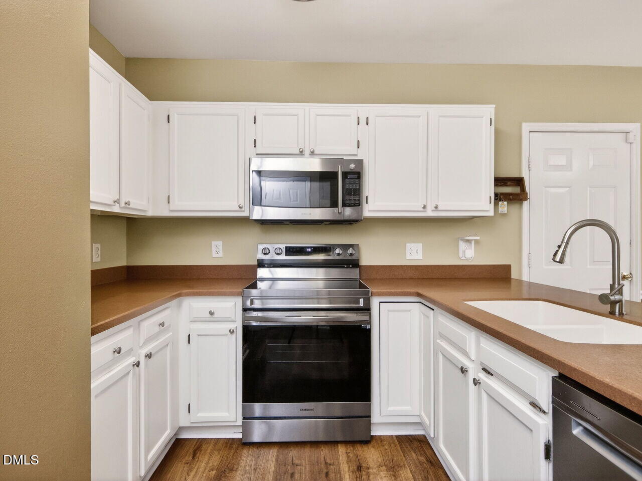 6217 Leesburg Lane Raleigh, NC 27617 - Photo 15 of 38 011-1280x960-photo