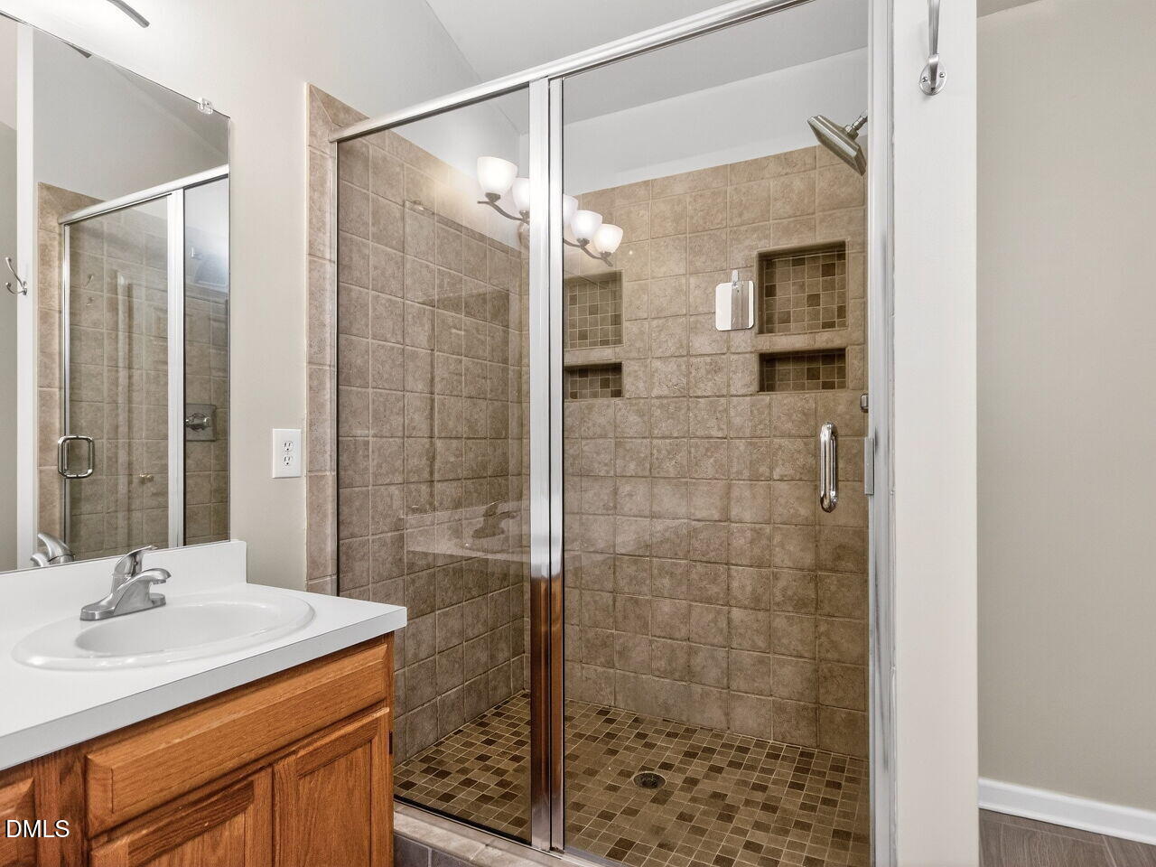 6217 Leesburg Lane Raleigh, NC 27617 - Photo 22 of 38 022-1280x960-photo