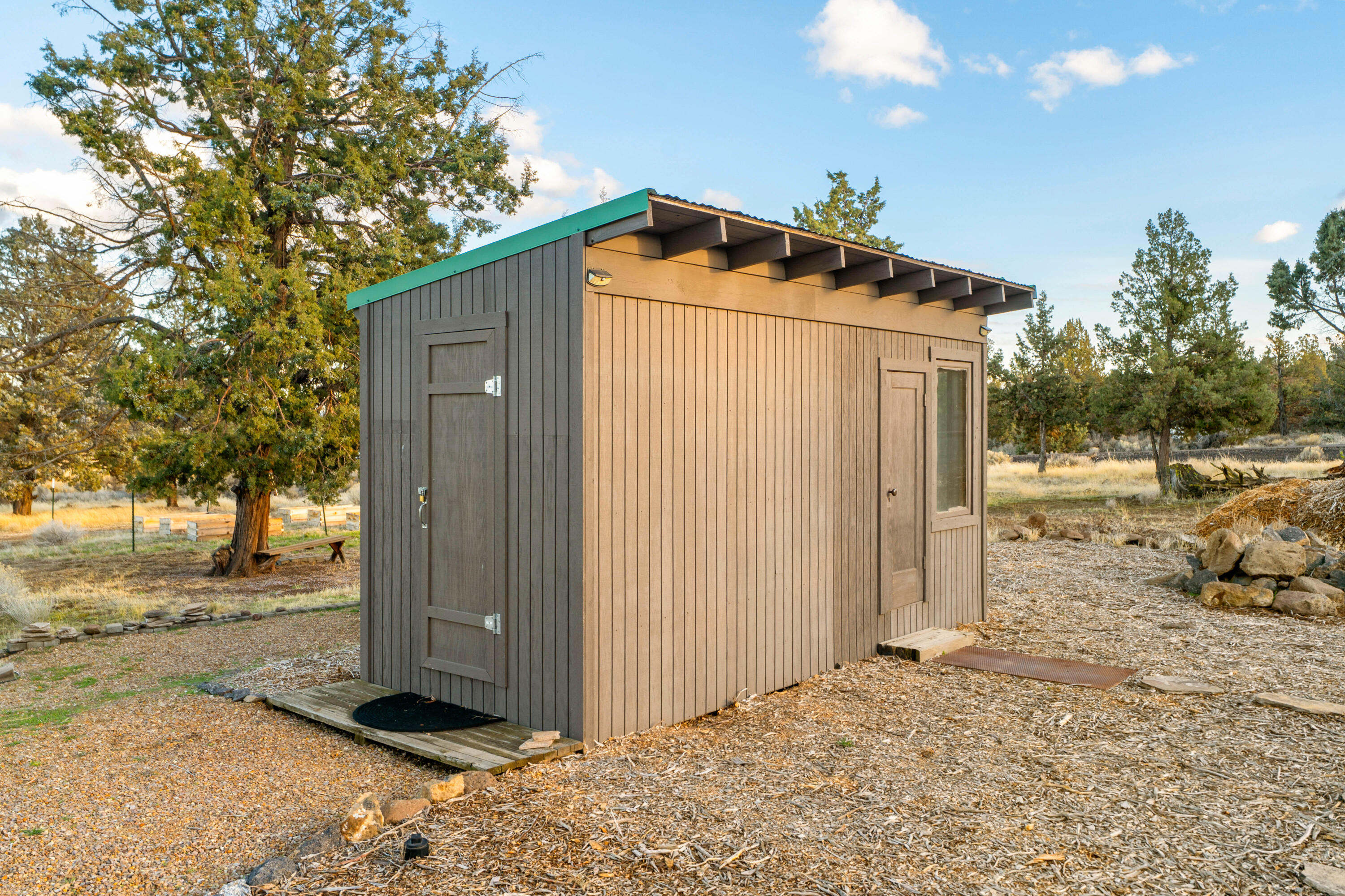 21150 Southwest Gift Road Bend, OR 97703 - Photo 29 of 47 Shed