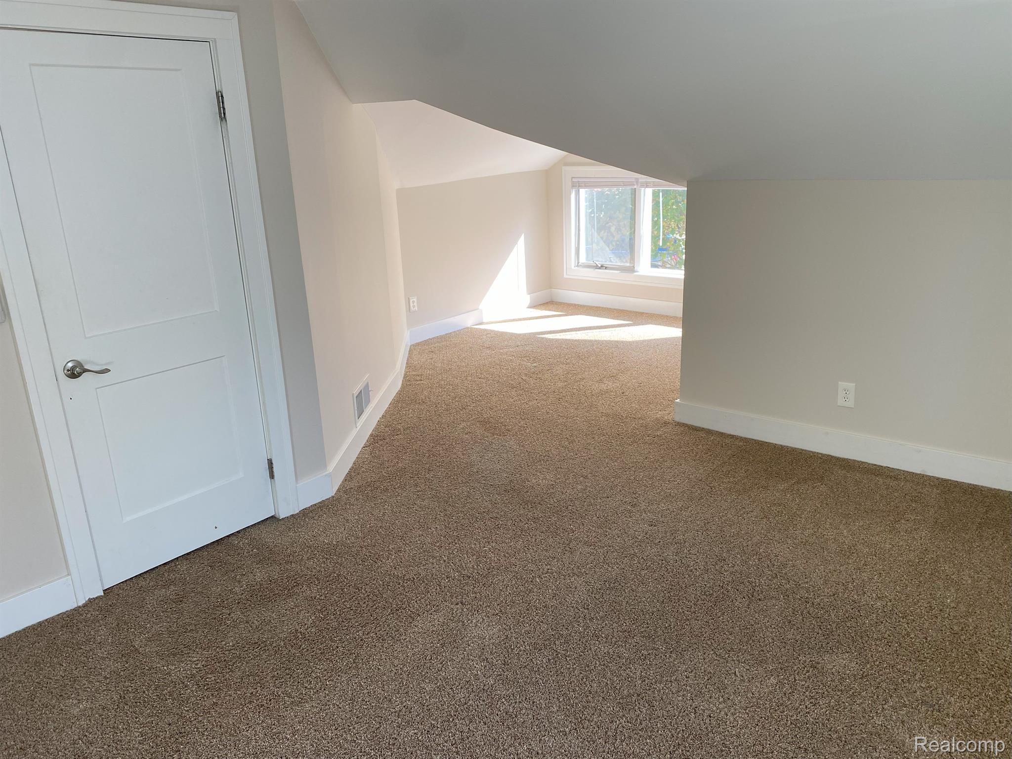 155 Highland Avenue Rochester, MI 48307 - Photo 23 of 29 Gallery Image 23