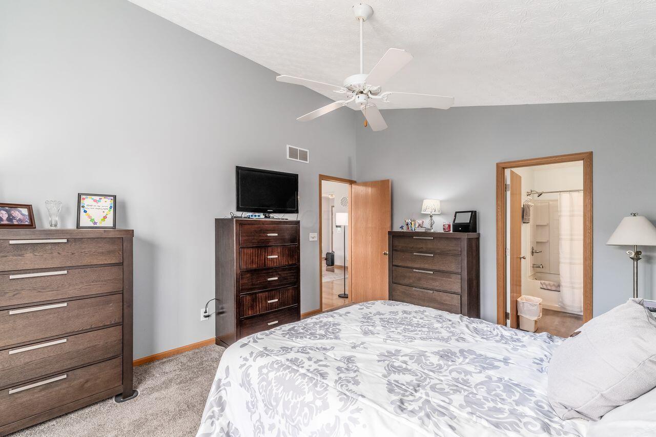 8447 Rodebaugh Road Reynoldsburg, OH 43068 - Photo 13 of 33 S_-_8447_Rodebaugh_Rd_-_058