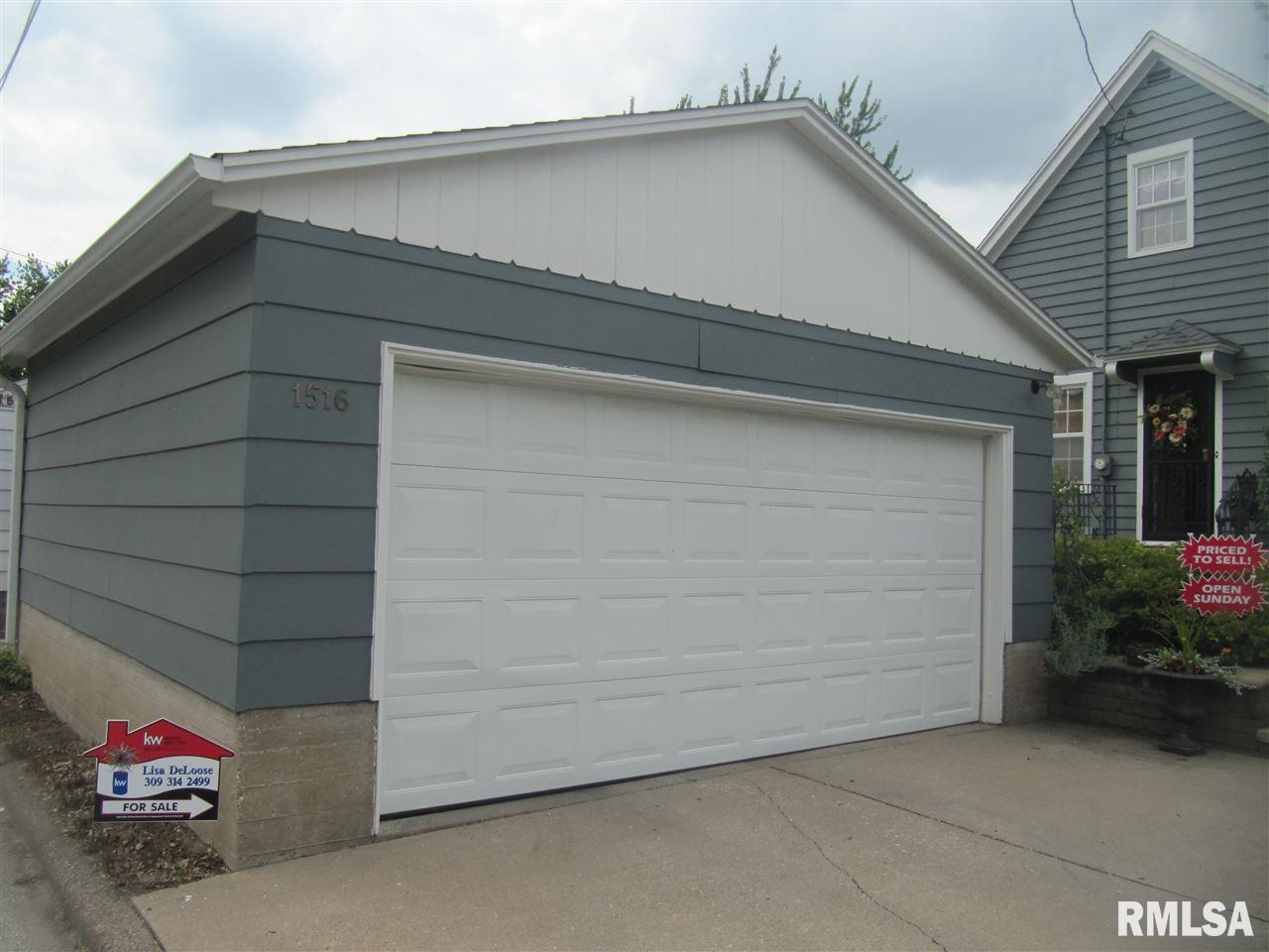 1516 Maple Lane Moline, IL 61265 - Photo 4 of 24 Gallery Image 4