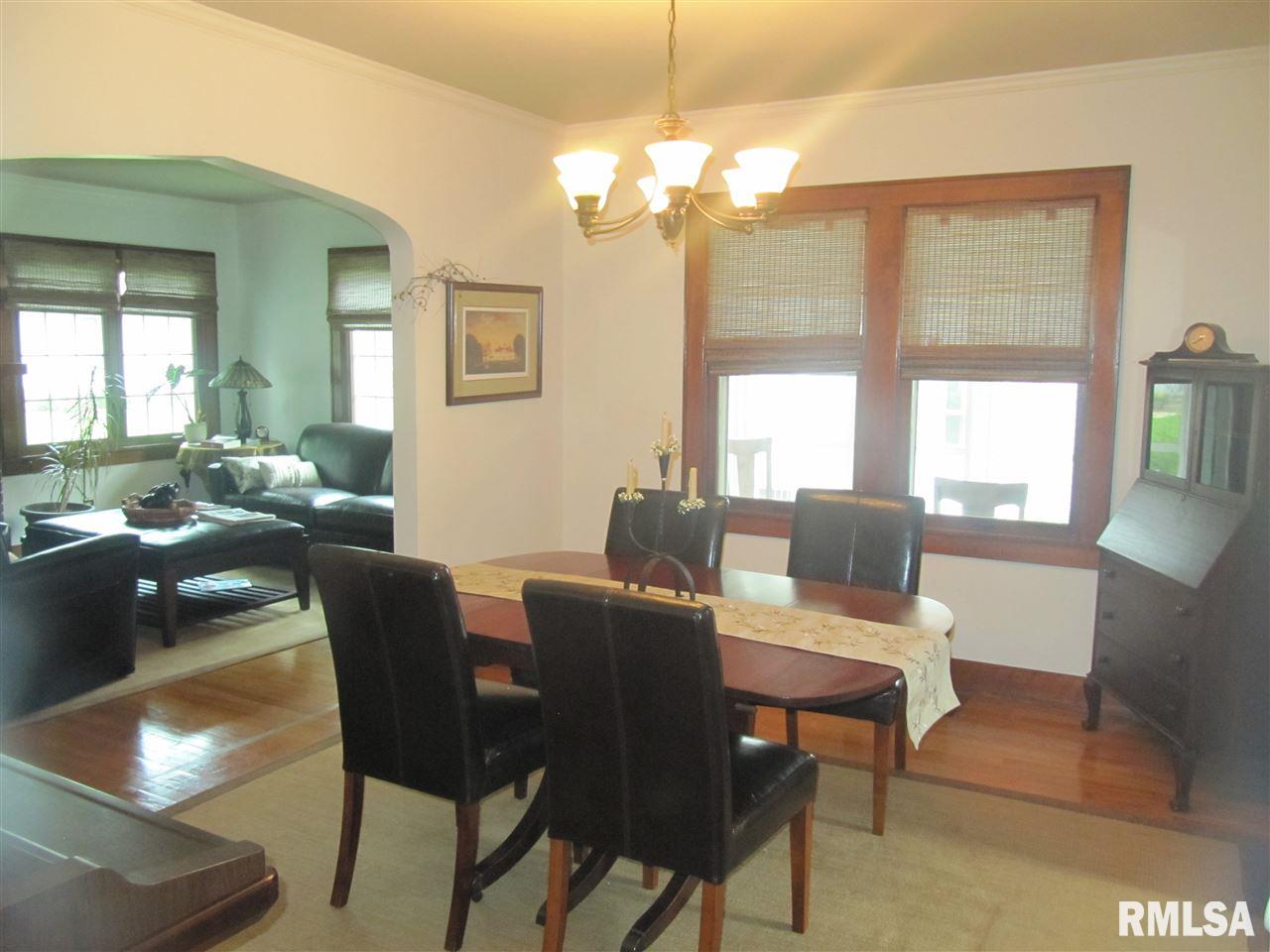 1516 Maple Lane Moline, IL 61265 - Photo 9 of 24 Gallery Image 9