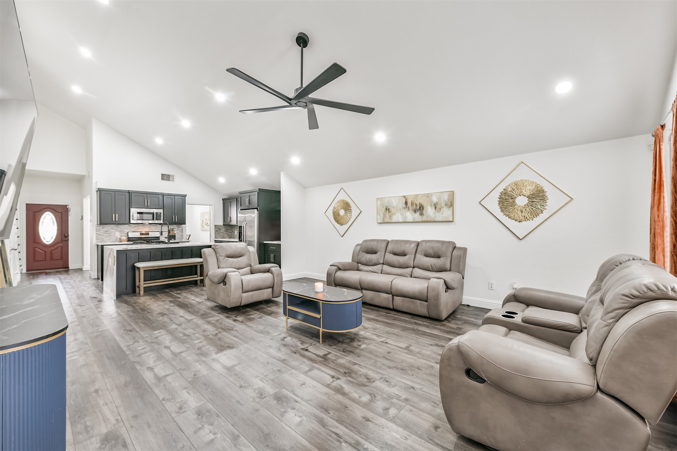 1607 Jaquima Valley Way Houston, TX 77049 - Photo 11 of 26 Very spacious living room