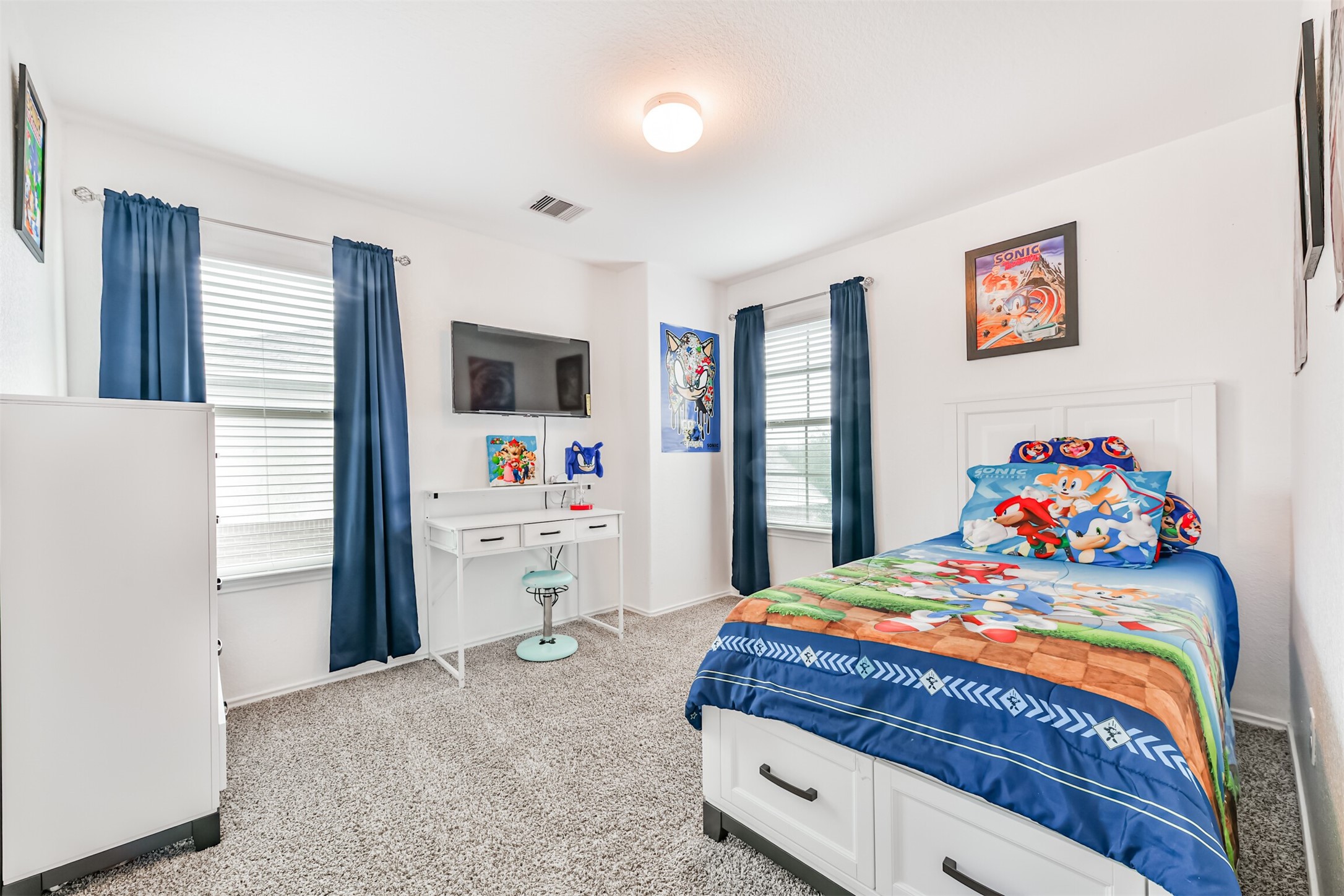 1607 Jaquima Valley Way Houston, TX 77049 - Photo 18 of 26 Bedroom 2