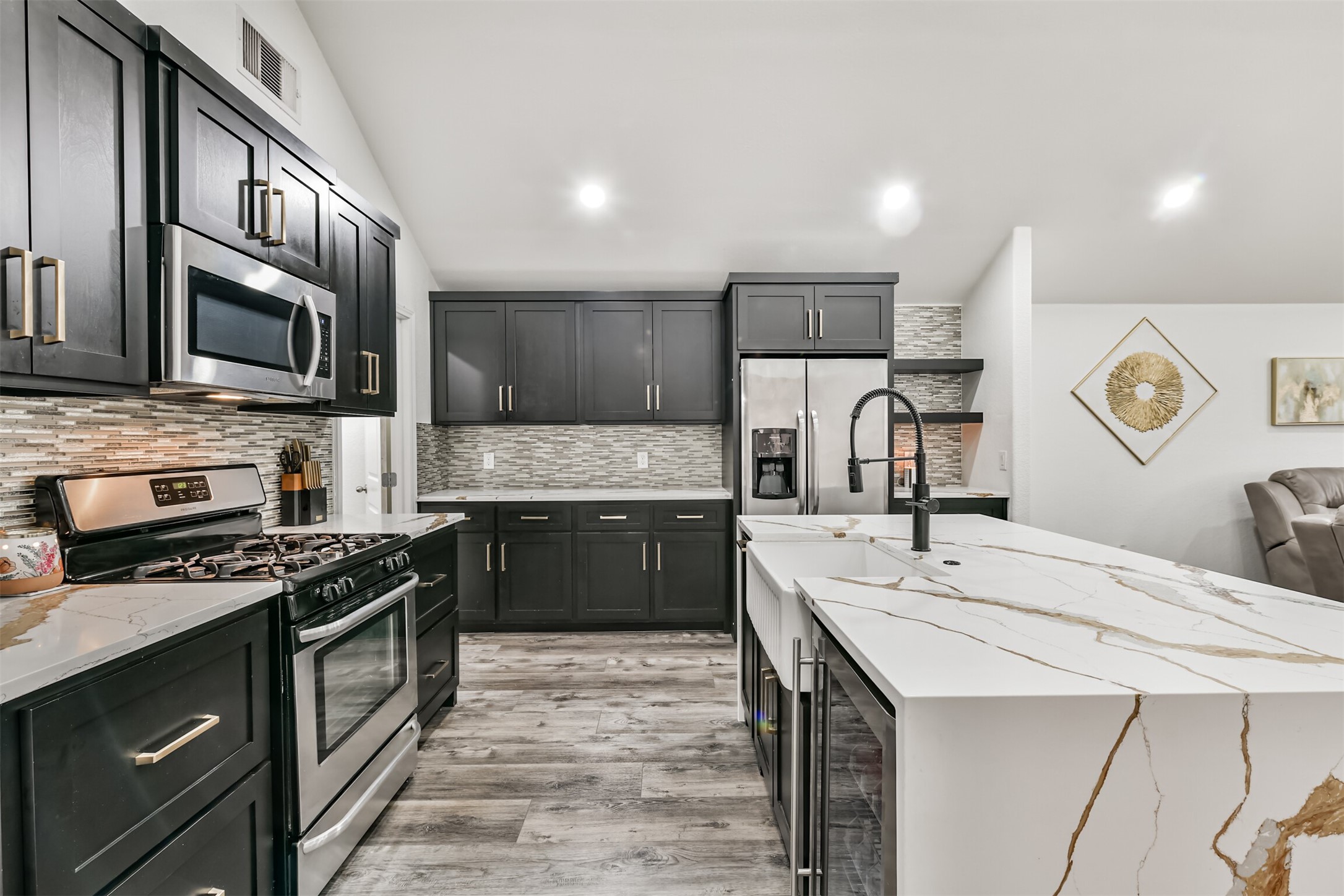 1607 Jaquima Valley Way Houston, TX 77049 - Photo 7 of 26 Designer finishes