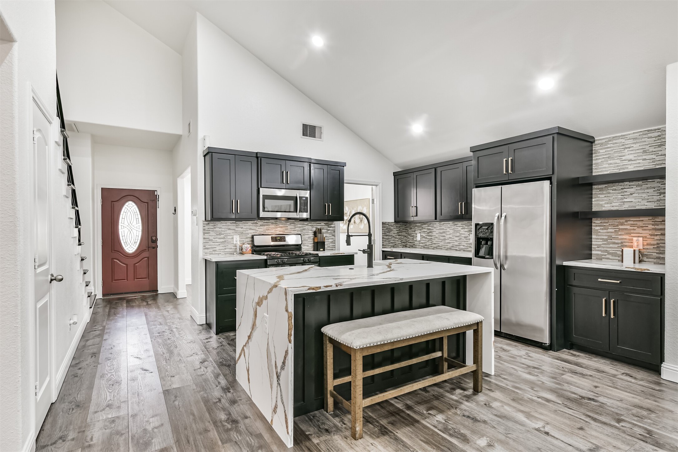 1607 Jaquima Valley Way Houston, TX 77049 - Photo 8 of 26 Waterfall quartz island