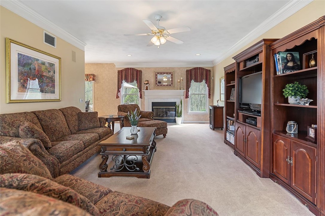 94 Red Hawk Drive Cranston, RI 02921 - Photo 11 of 38 Gallery Image 11